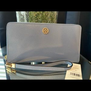 Authentic Tory Burch Robinson Continental wallet wristlet